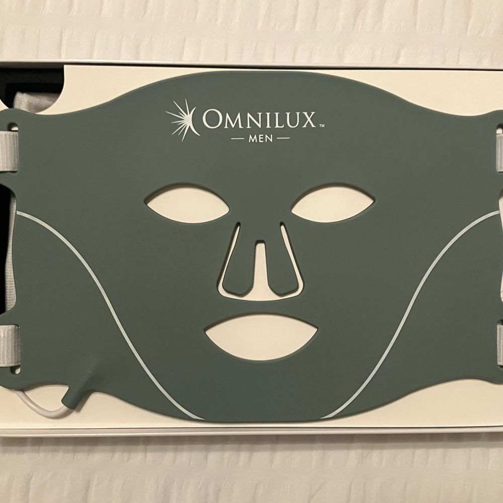 Omnilux Men LED Facial Mask in Teal - Picture 6 of 7